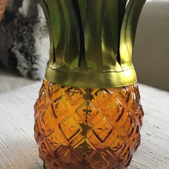 DECORATIVE AMBER GLASS AND BRASS COLOR METAL PINEAPPLE - Picture 2 of 8